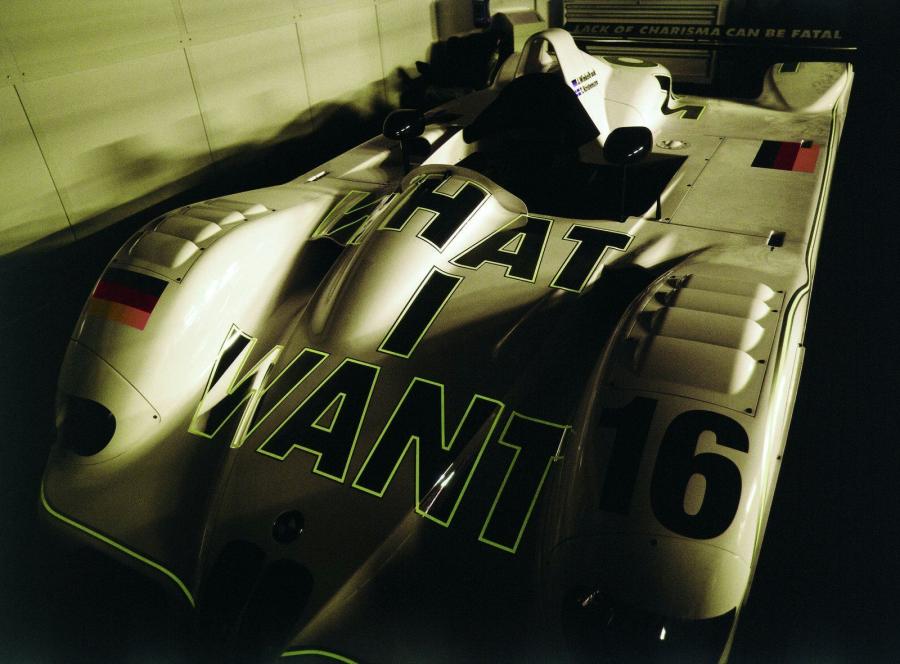  BMW V12 LMR Art Car by Jenny Holzer 1999 года  (фото 26 из 27)